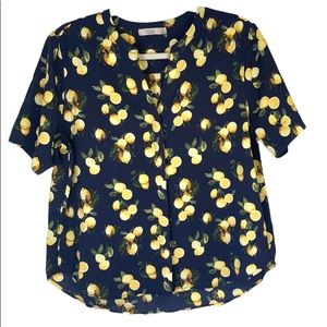 Dalia: Short Sleeve Button Up Blouse in Navy Lemon Pattern | Sz M